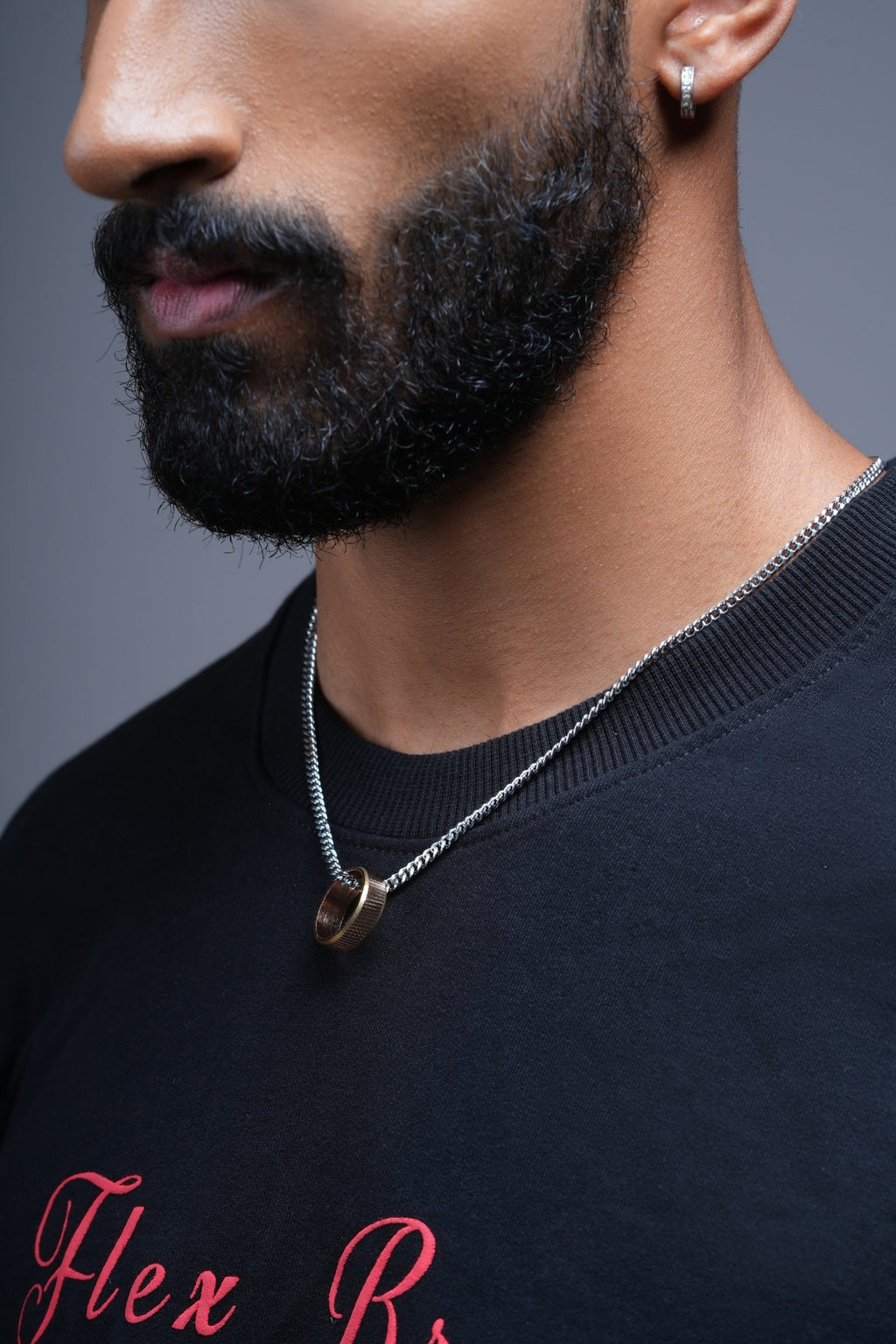 BOLD LOOP MEN'S PENDANT NECKLACE
