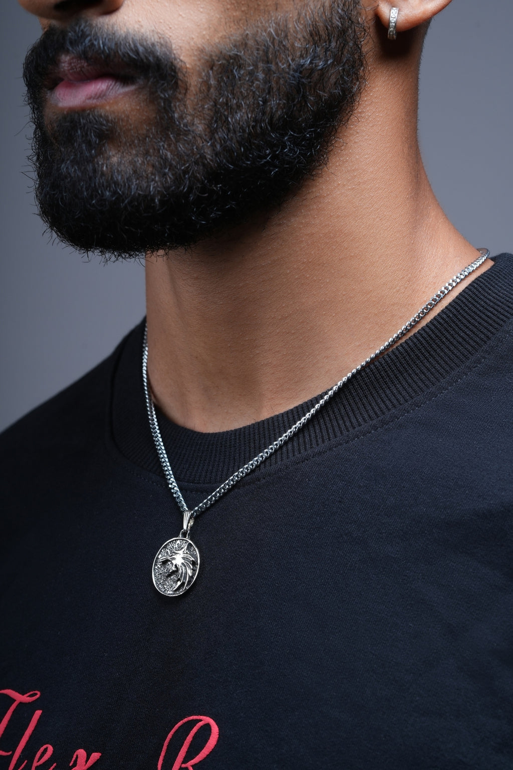 SILVER GRIFFIN MEDALLION PENDANT NECKLACE