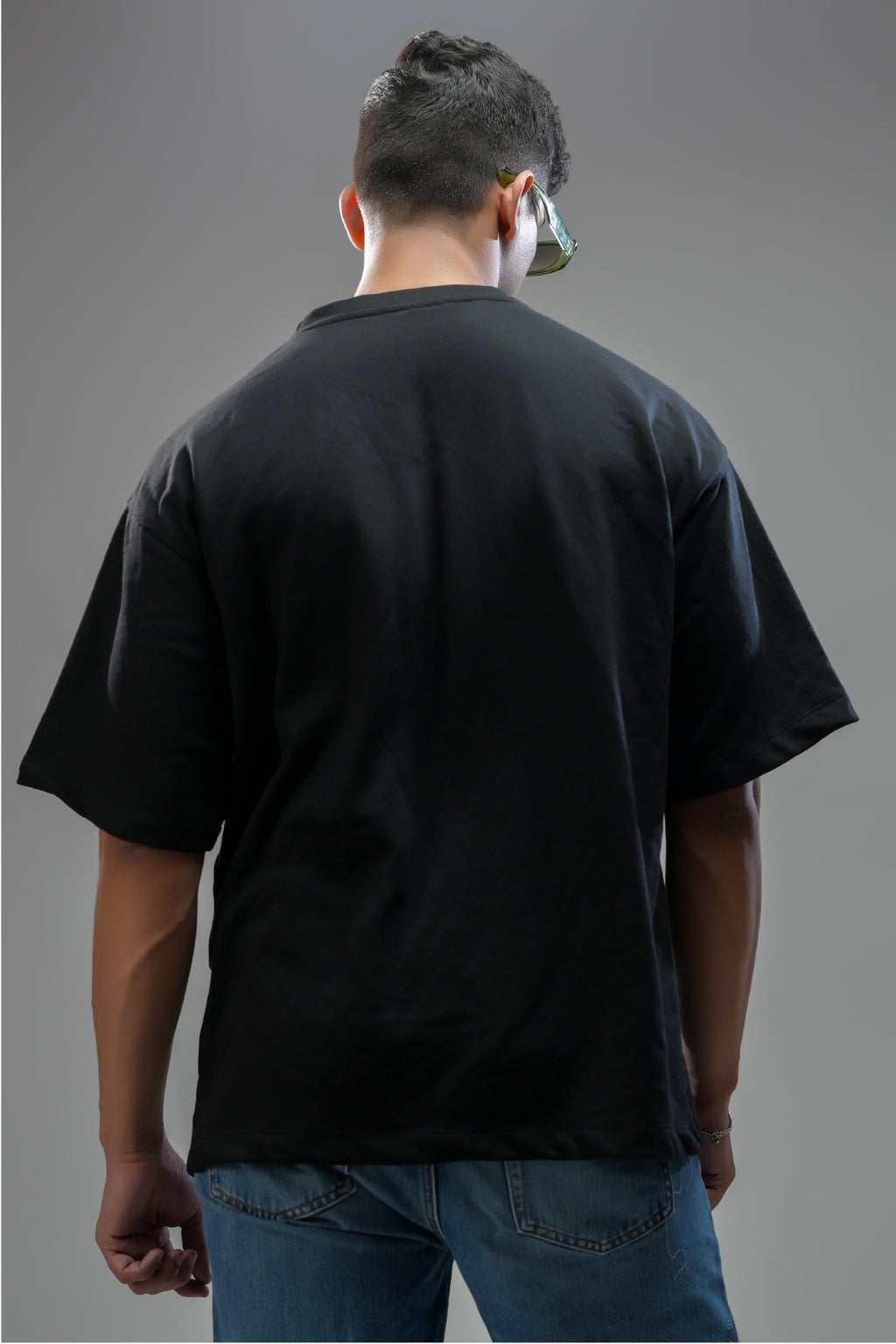 BORN TO STAND OUT - STATEMENT BLACK UNISEX TEE