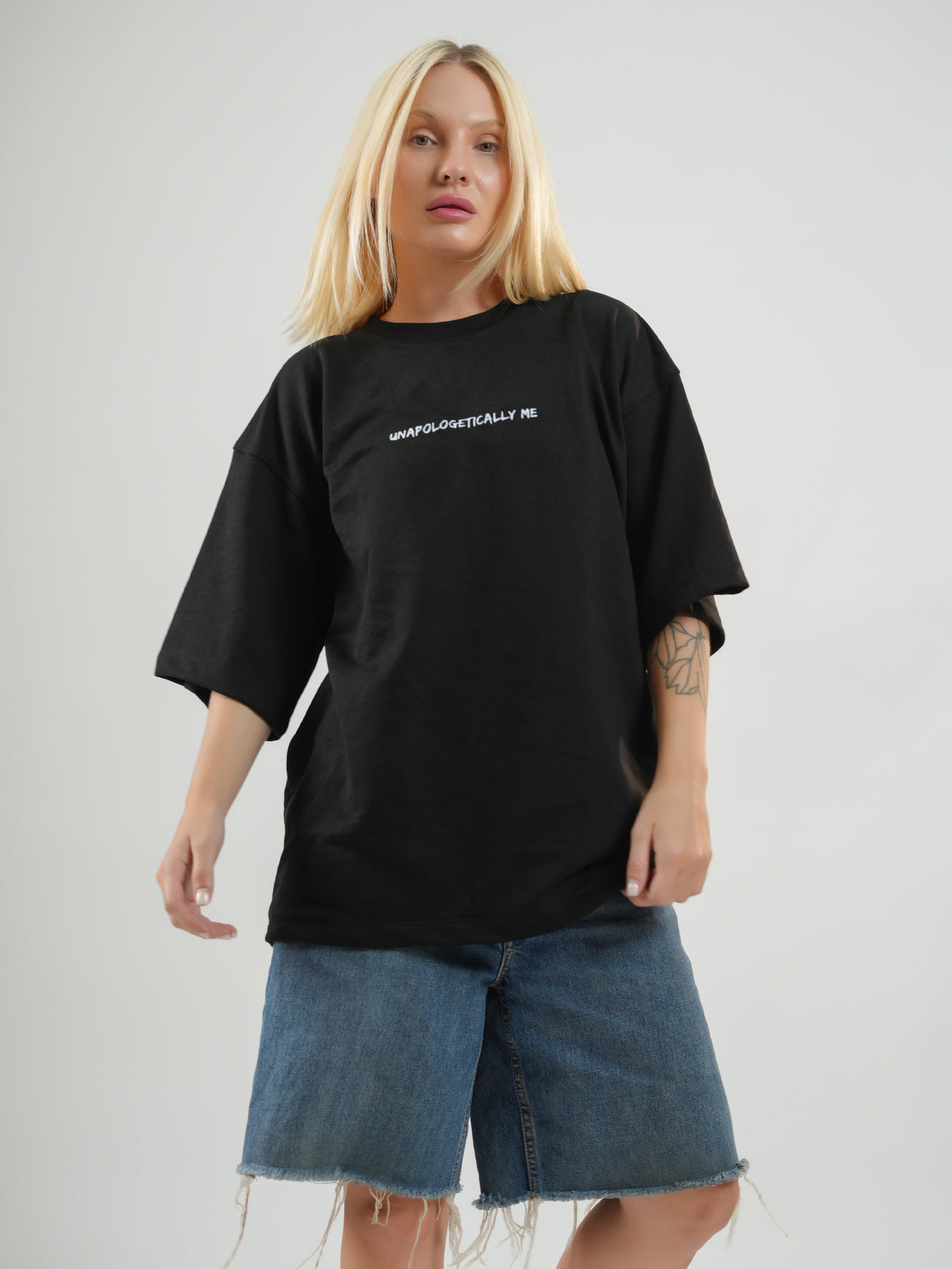 UNAPOLOGETICALLY ME – THE CONFIDENCE UNISEX TEE